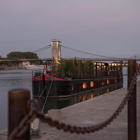 La Peniche - Bed And Bicycle - Tournon Hotel Exterior photo